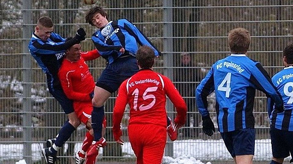 Pipinsried vorm wichtigen Duell gegen den FC Falke Markt Schwaben. F: Meier