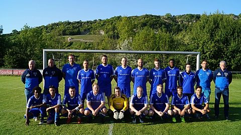 stehend v.l.n.r.: Trainer II. Achim Philipps, Trainer I. Carlo Lambert, Trainer III. Dennis Reski, Eugen Reichert, Julian Weber, Philip Lutz, Simon Schwindling, Philipp Dostert, David Ganye, Tim Dahm, Tobias Fries, Jens Schumacher

knieend v.l.n.r.: Ibrahim Omar, Mahmud Mansour, Martin Jedrzejczyk, Marcel Freese, Fabian Nellinger, Michael Wandernoth, Christian Adam, Thomas Heckmann, Levi Tavora Veiga

es fehlen: Steve Fontaine, David Görgen, Jonas Kirsch, Johannes Ludwig, Ihab Mansour David Schmitz, Philip Schumacher, Mergim Xhoxhaj